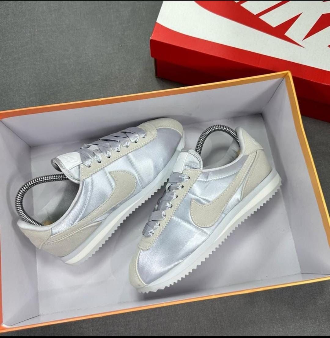NIKE CORTEZ