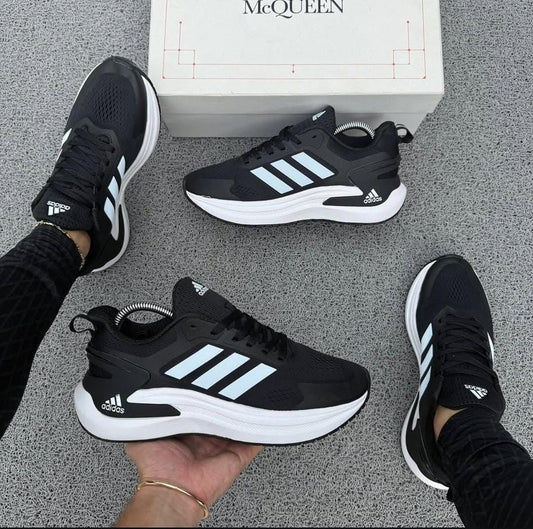 ADIDAS ULTRABOUNCE