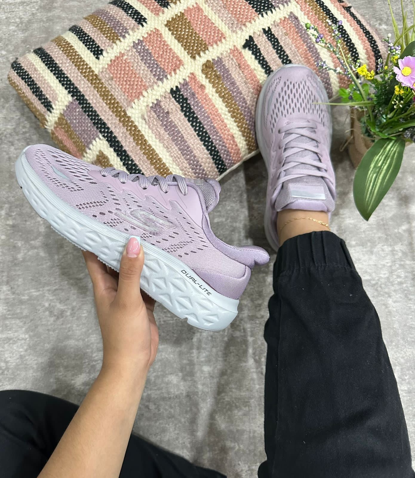 SKECHERS RUNNING DAMA