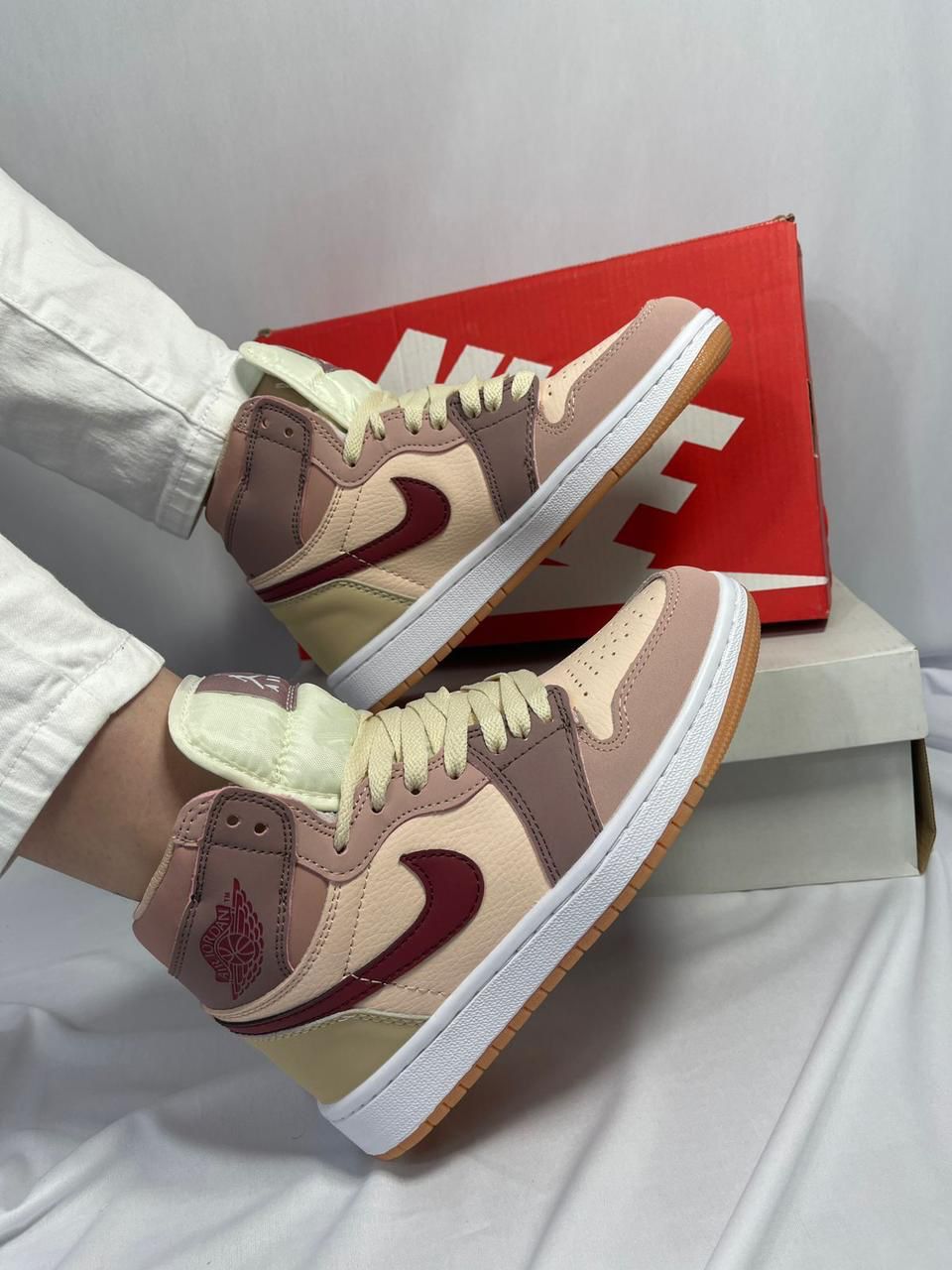 NIKE Air Jordan 1 high Rose