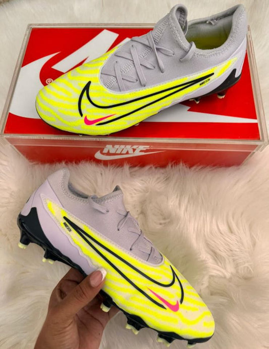 NIKE Guayos Phantom G X