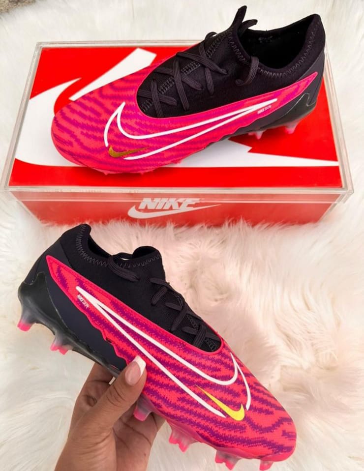 NIKE Guayos Phantom G X