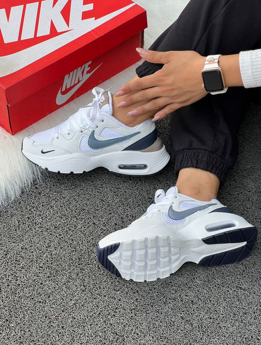 NIKE AIR MAX SC
