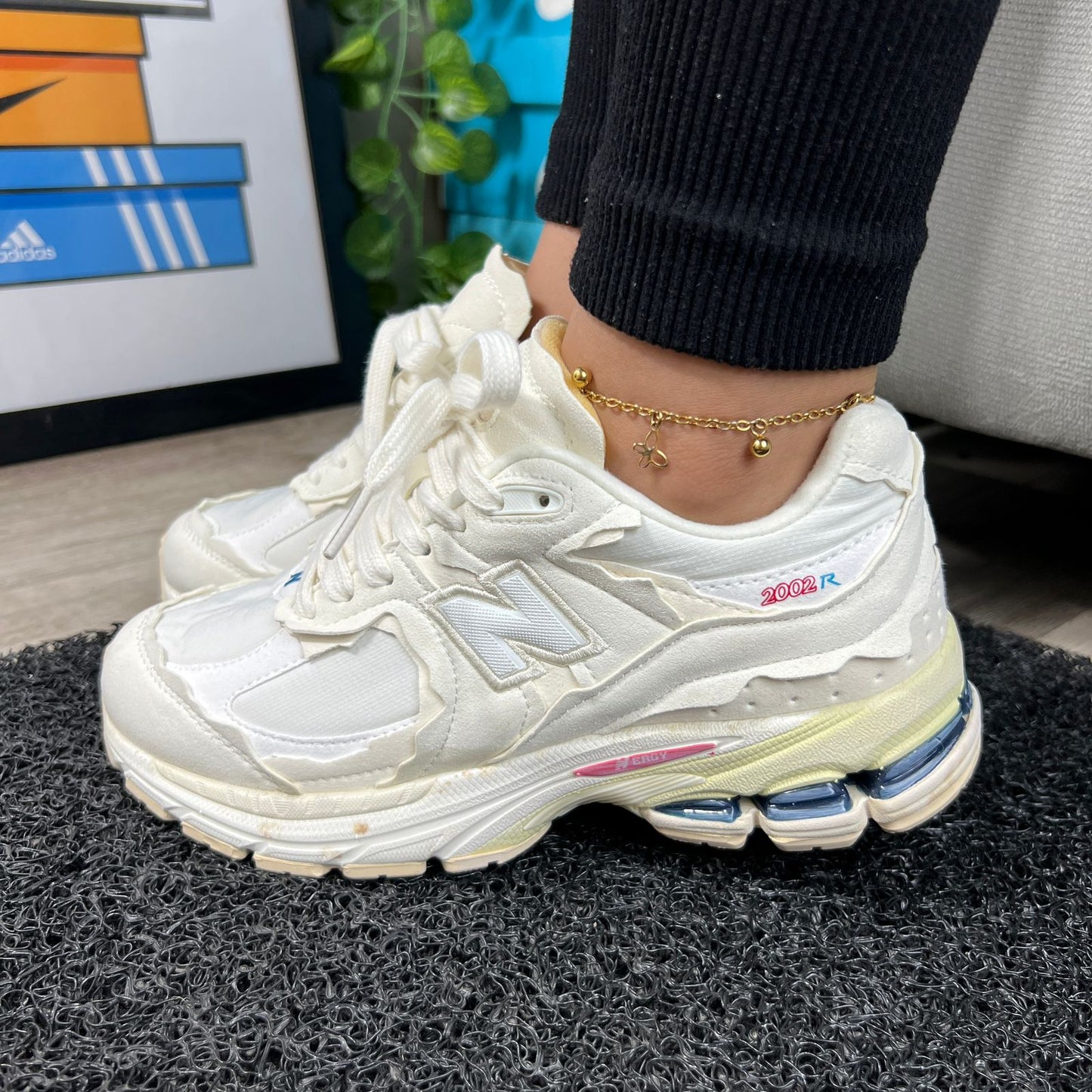 NEW BALANCE 2002R MUJER